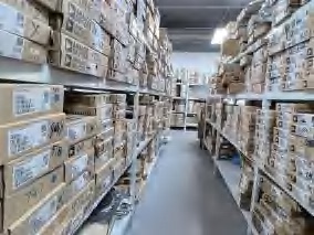 Electronic component inventory in the Shenzhen and Hong Kong logistics operation